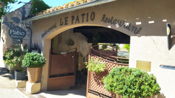 Le Patio outside