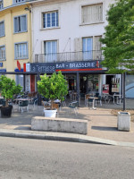 Brasserie P.m.u. La Terrasse inside
