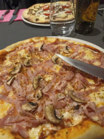Pizzeria Des Salines food
