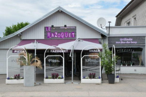 Le Razoquet outside