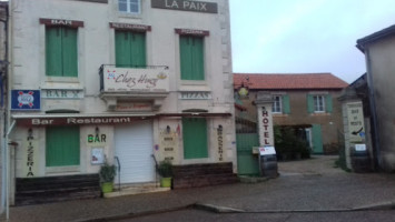 Le Cafe De La Paix outside