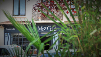 Moz Cafe food