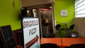 Brignoles Pizza inside