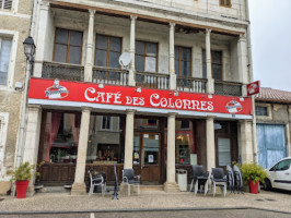 Cafe des Colonnes outside