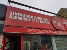 Domino's Pizza Arpajon outside
