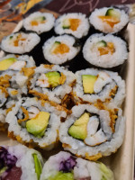 Gumi Sushi food