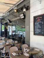 Le Grand Cafe de la Mairie food