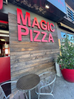 Magic Pizza outside