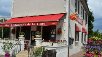 Bar-restaurant De La Gare outside