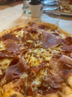 Lutetia-pizza food