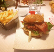 Le Brussel's Cafe food