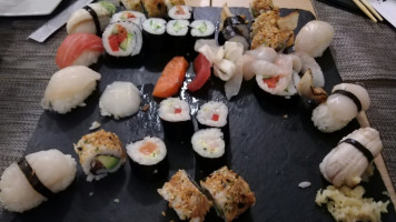 Nigui Sushi food