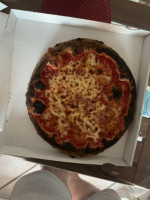Lou Gardo Pizza inside