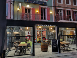Cafe Brasserie des Negociants inside