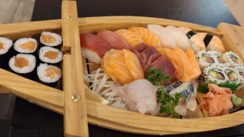 Ayako Sushi Pontet food