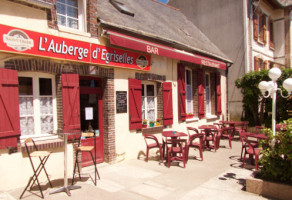 L'auberge D'egriselles inside