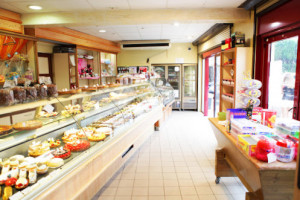 Boulangerie La Grillotine inside