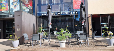 Cafe De La Nef outside
