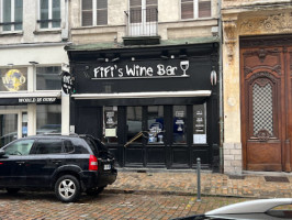 Fifi's Wine Bar outside