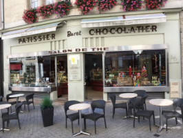 Stephan Buret Patissier Chocolatier inside