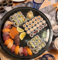 Sen'do Sushi food
