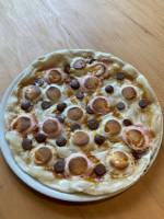 Crousti Pizzas inside