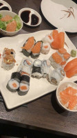 Mou Sushi food