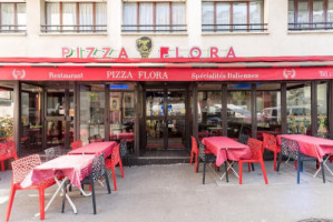 Pizza Flora inside