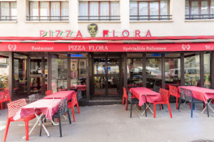 Pizza Flora outside