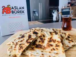 Aslan Borek food