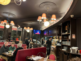 Grand Cafe De La Soierie inside