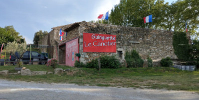 Guinguette Le Canotier outside