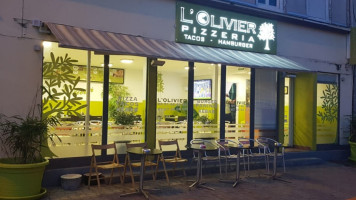 L'olivier Pizzeria outside