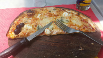 La Pizzatheque food