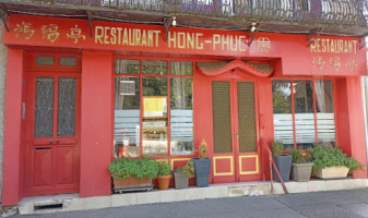 Hong Phuc outside