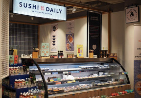 Sushi Daily Etiolles Vitrine food