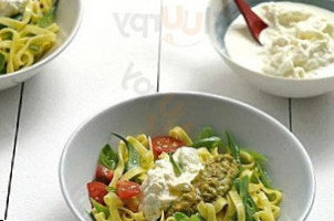 Via Verde Salad & Mozzarella Bar food
