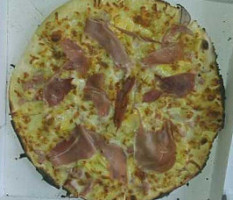 Mailys Pizza food