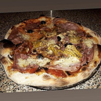 Giuseppe Pizza food