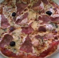 CHRISTINA PIZZA food