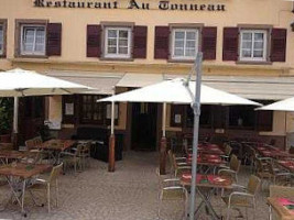 Restaurant Au Tonneau inside