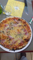Laetitia Pizzas food