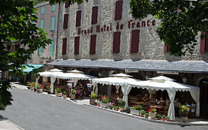Grand Hotel de France outside