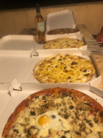 Pizza Chez Cathy food
