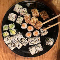 Gresi Sushi food