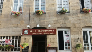 Le Pub Rochefort outside