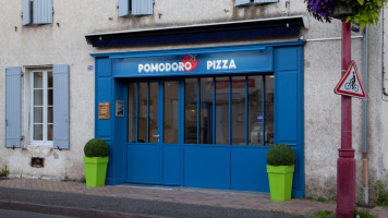 Pomodoro Pizza outside
