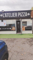 L'atelier Pizza outside