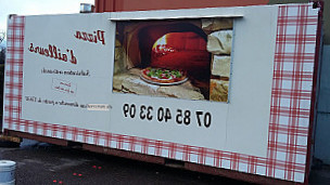 Pizza D'ailleurs food