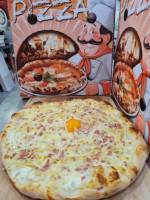 Pizza'Enzo food